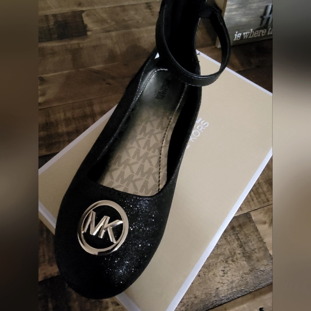 Michael Kors flats